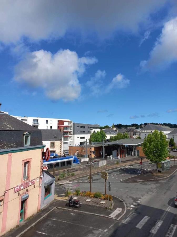 Studios face à la gare Lannion Esterno foto